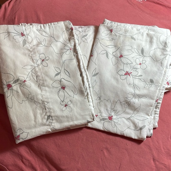 Set of twin bed sheets - Picture 1 of 2